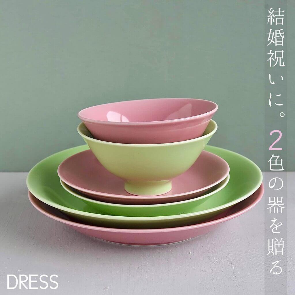 結婚祝いに贈る2色(一重梅色、裏柳色)×3型の波佐見焼の食器