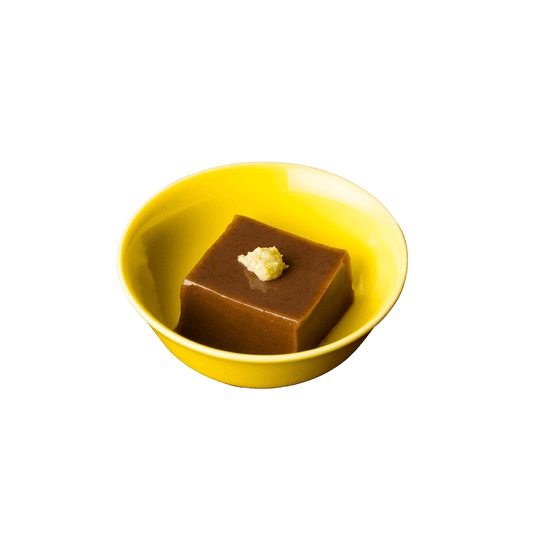 波佐見焼の小付(黄蘗色)にゴマ豆腐を載せて