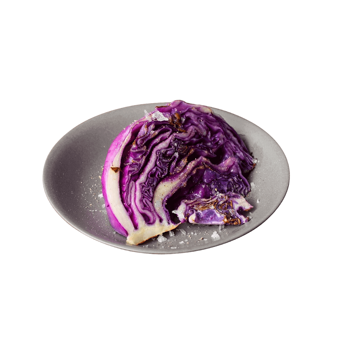 波佐見焼の取皿(柴色)に紫キャベツを載せた