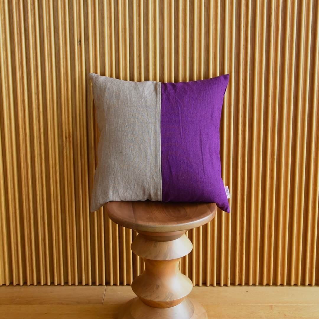 国産リネンのクッションカバーとクッション(モカ&パープル)