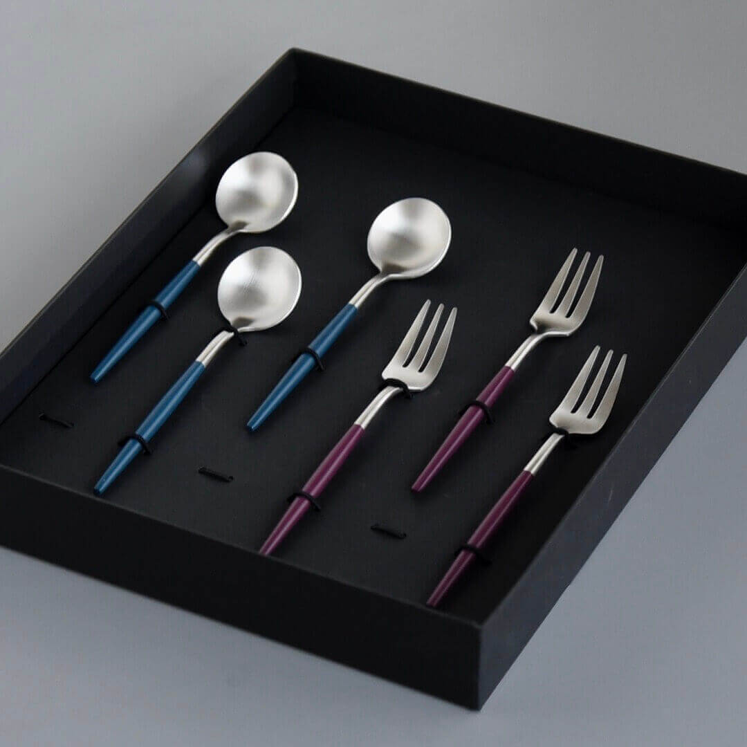 カトラリーSサイズセット(スプーン:ブルーサファイヤ色3本、フォーク:ガーネットレッド色3本)