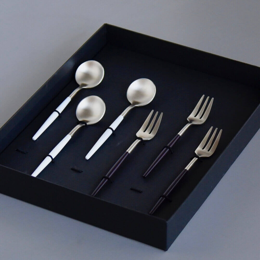 カトラリーSサイズセット(スプーン:ホワイトジェイド色、フォーク:ブラックオニキス色3本)