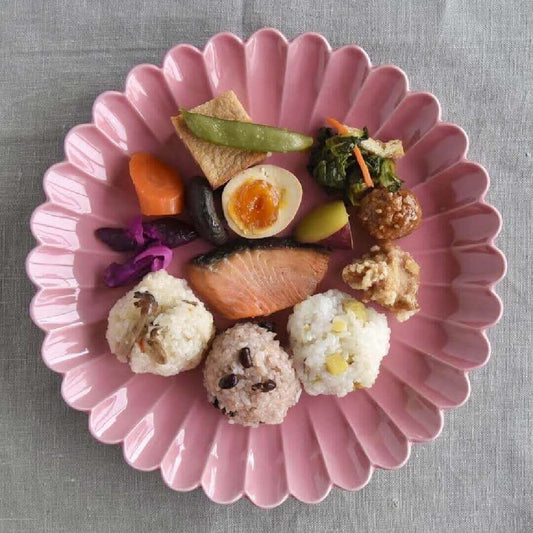 波佐見焼の菊型ワンプレート皿(一重梅色)